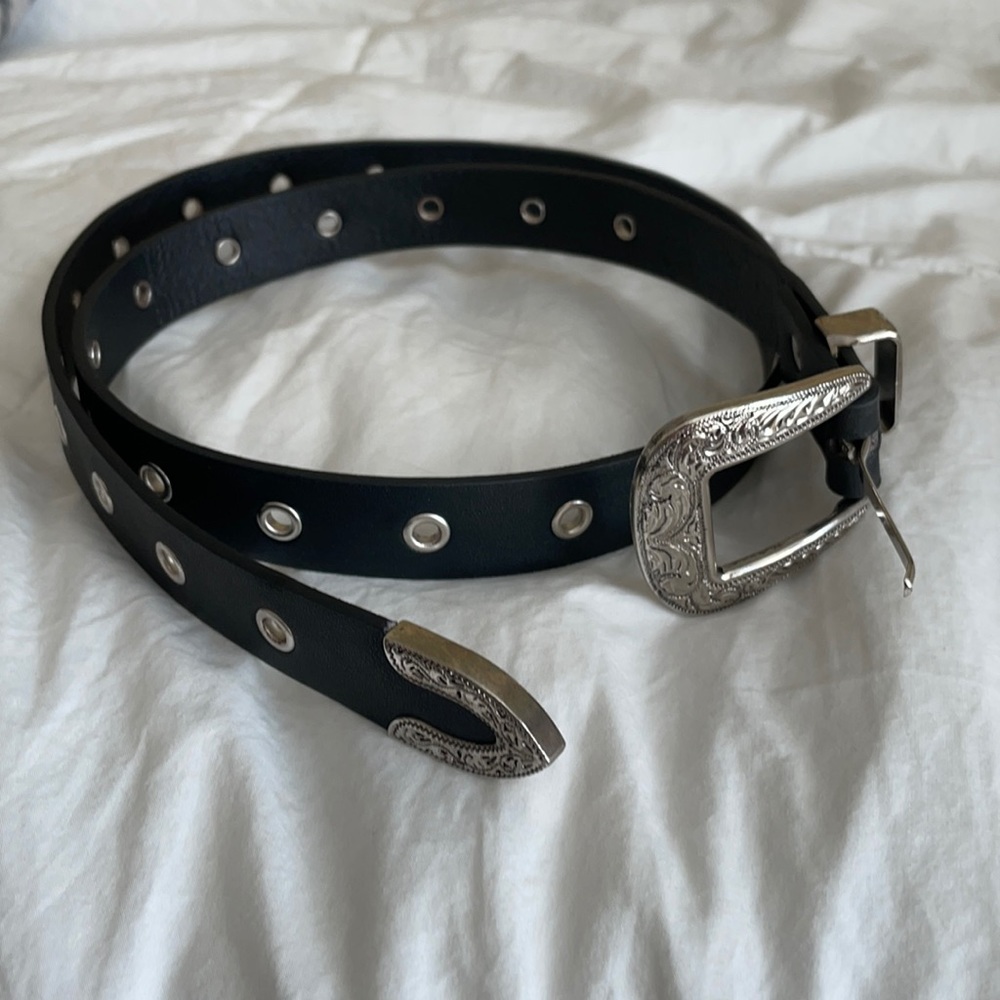 ⭐️brand new⭐️ thin silver belt
